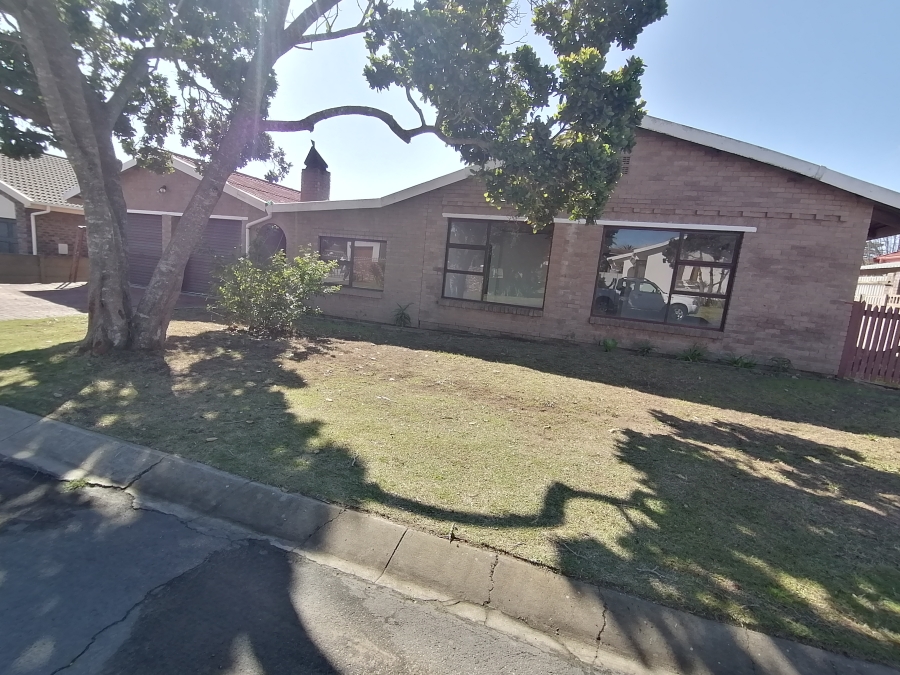 3 Bedroom Property for Sale in Heiderand Western Cape